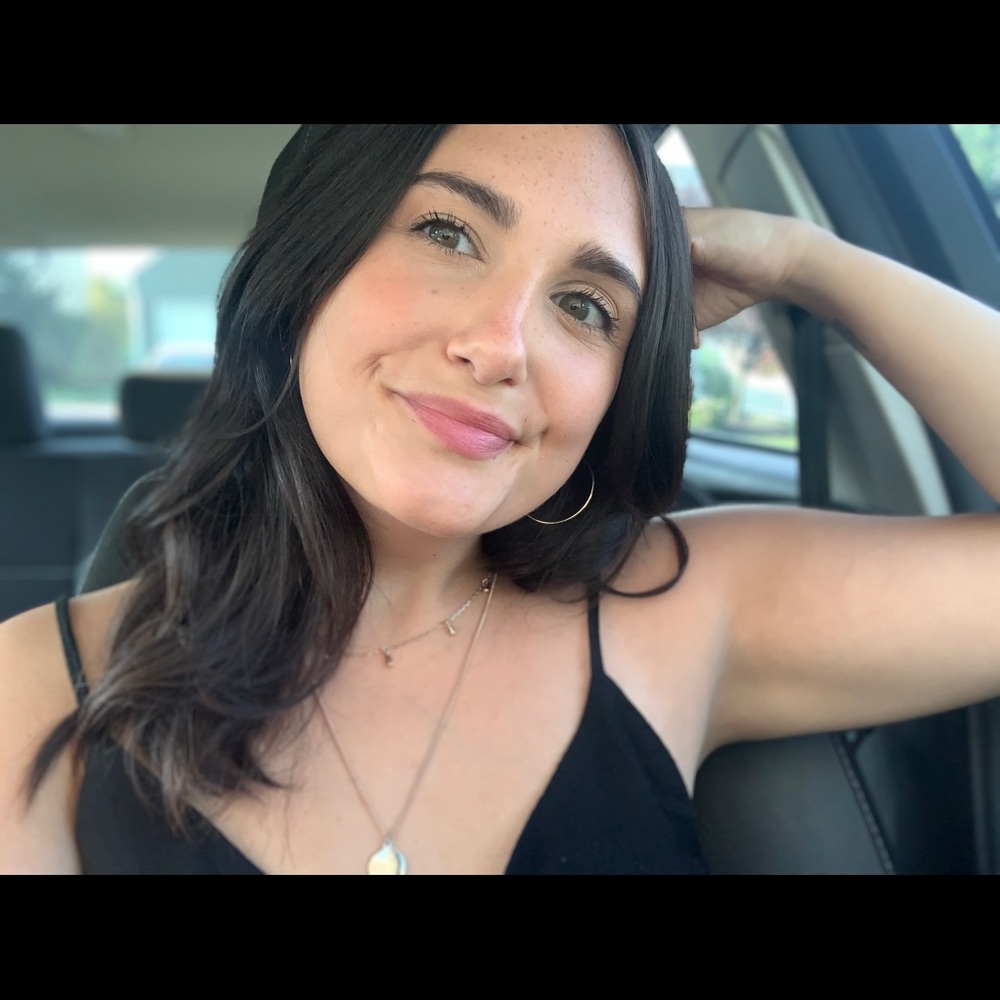 Meet your Posher, Nicole